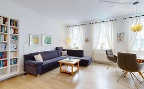 Villa Strandblick in Binz, FeWo direkt am Strand mit Balkon und seitlichem Meerblick